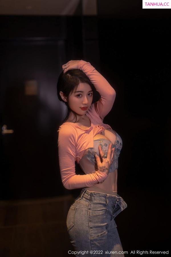 美七Mia  [XiuRen]高清写真图 2022.08.29 No.5506 美七 Mia第10张图片